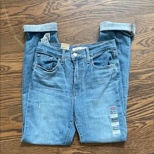 Levi's Women's  724 High rise straight 28x32 Blue ripped Jeans